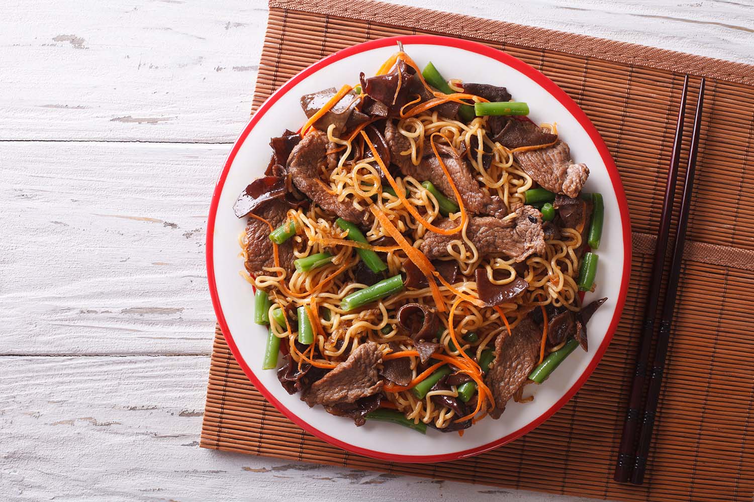 Satay Beef Chow Mein